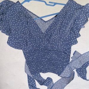 Cute summer top 🤍